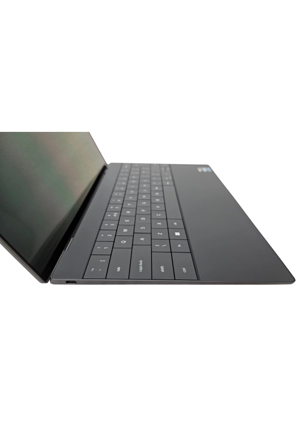 Bezramkowy aluminiowy ultrabook Dell XPS 9320 i7-1260P 16GB 512GB SSD 13,4